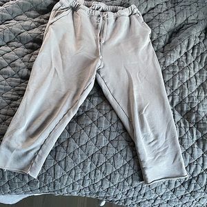 Frank & Eileen cropped light grey sweatpants. Super comfy!